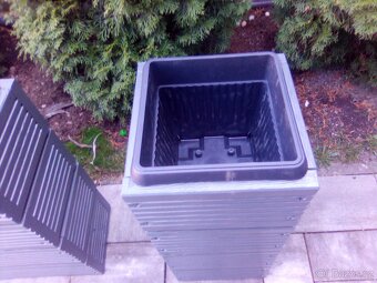 Vyvýšený květináč - 2