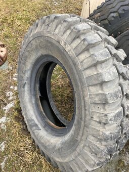 Pneu 10,50-16 - 2