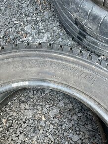 Zimní pneumatiky 235/55/17 - 2