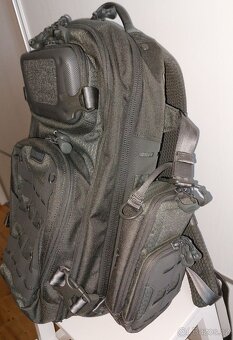 Nový batoh Maxpedition Riftcore 23 L + 2 boční kapsy - 2