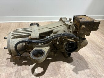 // Zadní dif. Citroen C-Crosser 2.2 HDI // - 2