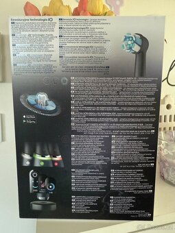 Oral-B iO - 9 - Duo černý a růžový - 2