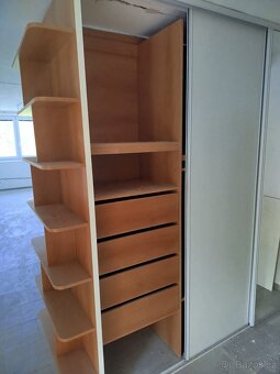 Skříň, stůl - 2