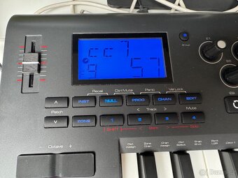 MIDI keyboard / kontrolér M-Audio Axiom 25 - 2