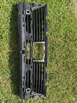 Mřížka nárazníku peugeot 3008-9811665777 - 2