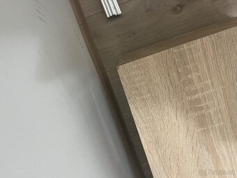 Stůl pod televizi - 2