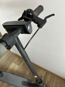 Elektrokoloběžka Xiaomi Electric Scooter Mi Essential - 2