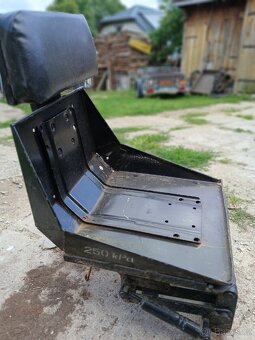SEDAČKA NA TRAKTOR - 2