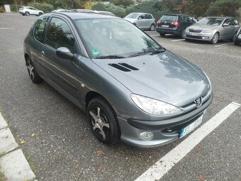 Peugeot 206 1.4 55kw 2008 /1 majitel /nový motor - 2
