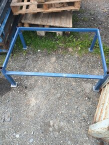 Nožičky pod Mars bednu - 2