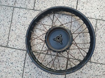 Jawa Pérák - náboj př. kola + ráfek 16". - 2