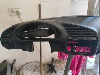 Palubní deska bmw e36 sedan - 2