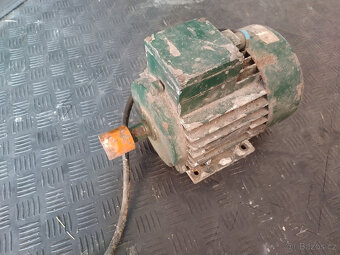 Elektromotor 3f, typ 4AP90S-2 - 2