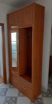 Šatní skříň - 2