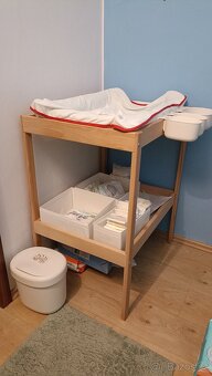 Přebalovací pult Sniglar - 2