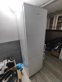 Lednice s mrazákem Hisense RB343D4AW1 - 2