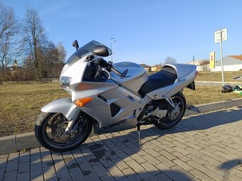 Honda VFR 800 - 2