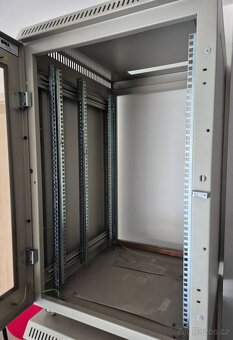 Prodám datový rozvaděč - Rack 18U - IT stojan - 2