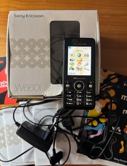 Sony Ericsson W660i - 2