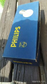 Krabice nových žárovek Philips 12 V - 2
