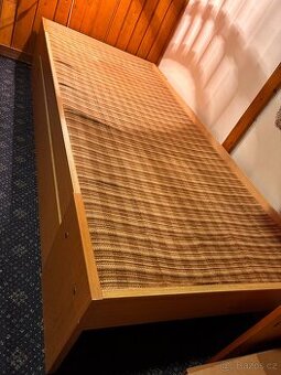 Dvě dřevěné postele 80x200 cm s úložným prostorem - 2