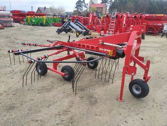 Rotorový shrnovač sena za traktor 3,6m - 2