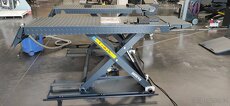 MOBILNÍ nůžkový ZVEDÁK 3.000kg zdvih 0.96m záruka - 2