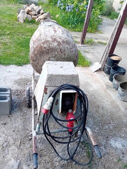 Míchačka na dvě kolečka vč. kabelu - 2