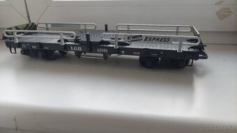 LGB 43590 plošinový vagon na převoz automobilů - 2