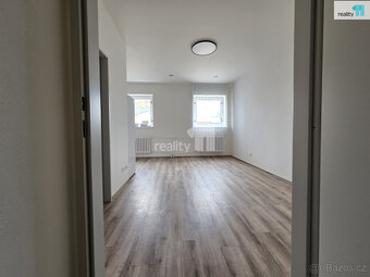 Pronájem bytu 2+kk  55 m2 s možností parkování, Korunovační, - 2
