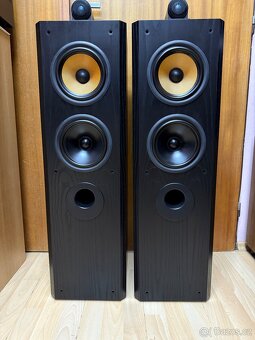 B&w Bowers & Wilkins - 2