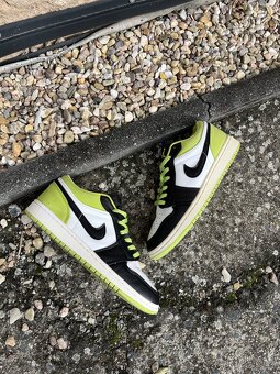 Jordan 1 Low Black Cyber - 2