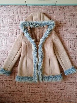 Dámský kožich s kapucí - 2