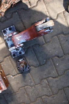 Zetor 6911 ramena konzole trn držák 3. bod - 2