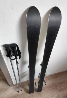 Prodám dětské lyže délka 130 cm - značka Roxa Chameleon. - 2