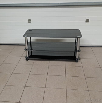 Skleněný TV stolek - 2