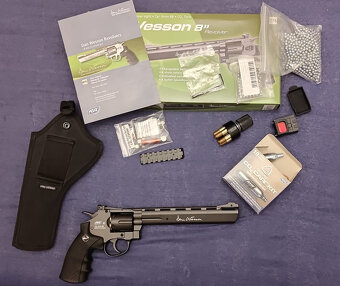Revolver Dan Wesson 6mm + příslušenství - 2