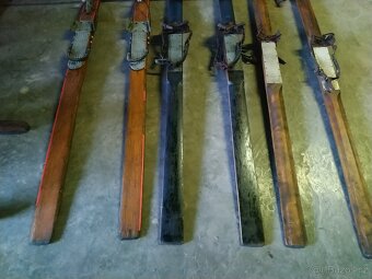 Prodám staré lyže a sáně - 2