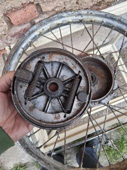 Přední kolo ČZ 150 brzda Šít - 2