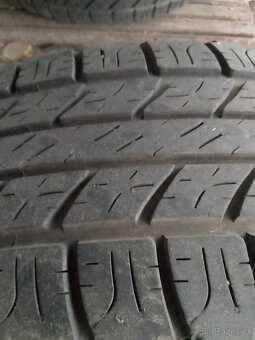 Pneu 255/65R17 - 2