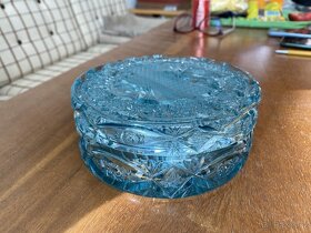 Broušené sklo, modrá miska s výkem - 2
