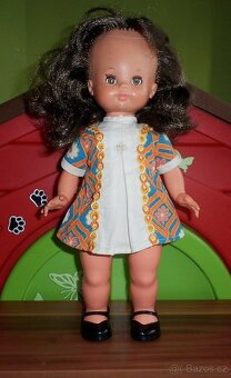 Retro Panenka Bella Suzette samochodící r.1969 z Francie - 2