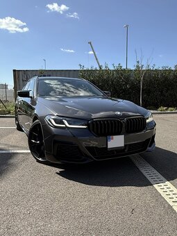 BMW rad 5 Touring 530d xDrive Mpaket LED+ 360 cam Webasto - 2