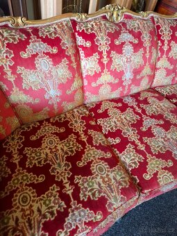 Bohatě vyřezávaná zámecká sofa - 2