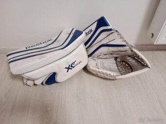 Prodám Brankařské rukavice Reebok SR - 2