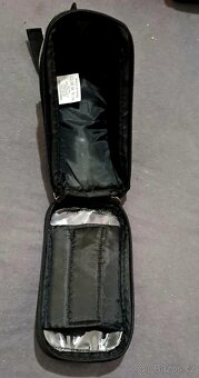 Univerzální držák pro mobilní telefon značky B-SOUL černý. - 2