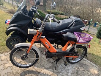 Prodám PIAGGIO MP3 250, Babeta jako dárek. - 2