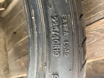 225/40r19 goodyear f1 - 2