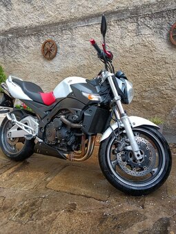 Suzuki GSR 600 - 2
