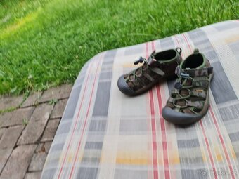 Keen 29 sandále jako nové - 2
